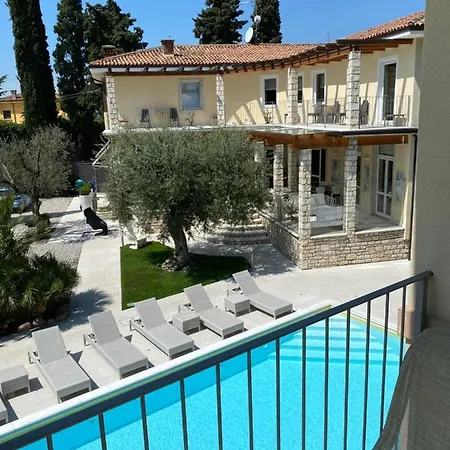 Otel Baia Dei Pini 3*