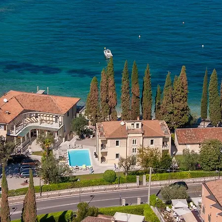 Otel Baia Dei Pini 3*