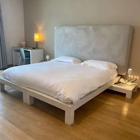 Baia Dei Pini Hotel