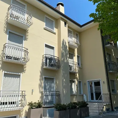 Szálloda Baia Dei Pini Torri del Benaco