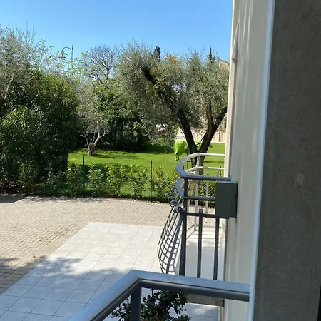 Baia Dei Pini Hotel Torri Del Benaco