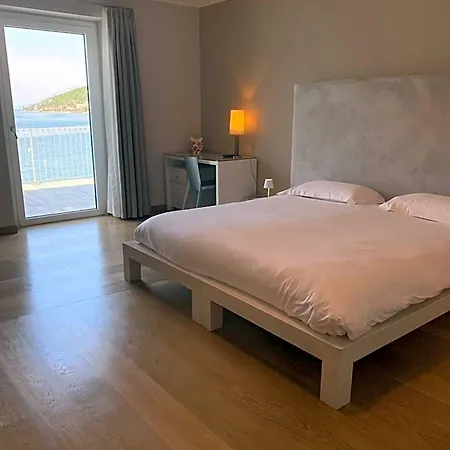 Baia Dei Pini 토리델베나코