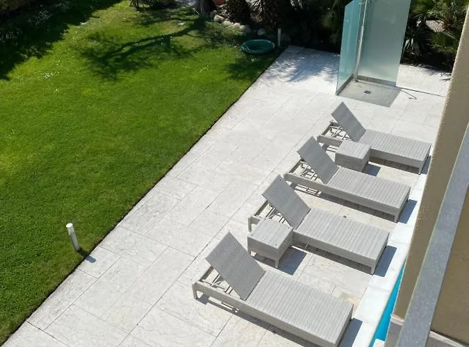 Baia Dei Pini Torri Del Benaco