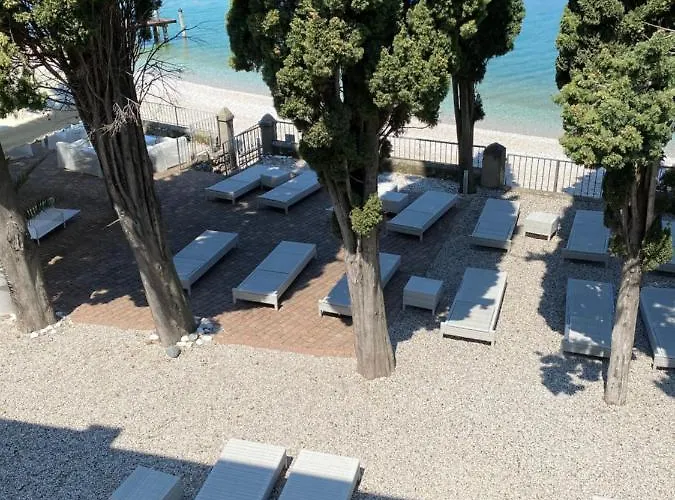 Szálloda Baia Dei Pini Torri del Benaco