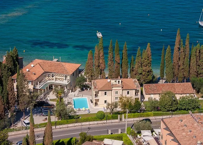 Hotel Baia Dei Pini 3*