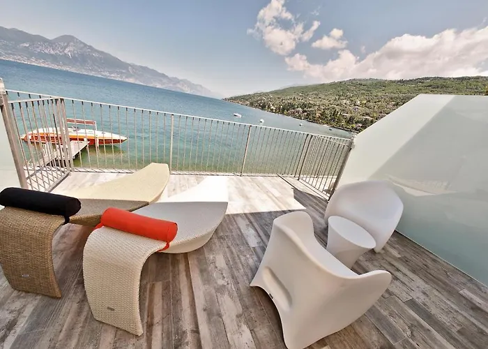 Hotel Baia Dei Pini Torri Del Benaco