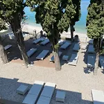 Hotel Baia Dei Pini Torri Del Benaco