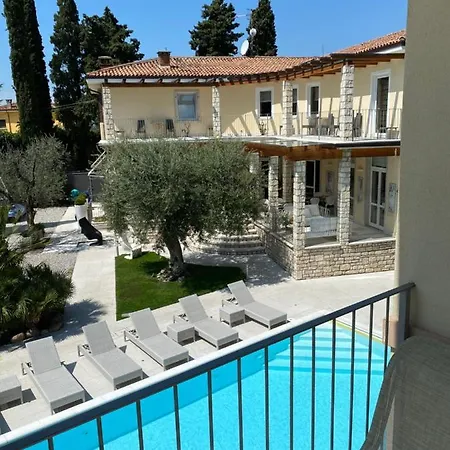 Baia Dei Pini 3* Torri del Benaco