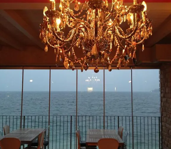 Baia Dei Pini Hotel Torri Del Benaco
